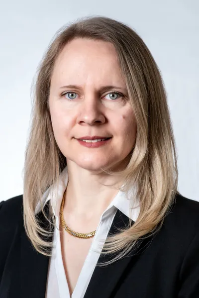 Oana C. Marina, Partner